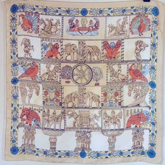 HERMÈS 100% Silk Scarf Carre 45 Toran Tower Gate
Elephant Light Grey Silk - Picture 4 of 11